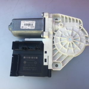 Motoras macara geam dreapta fata VW Passat B6 1K0959702G 1K0 959 702 G - Dezmembrari Auto