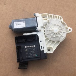 Motoras macara geam stanga fata VW Passat B6 1K0959793L 1K0 959 793 L - Dezmembrari Auto