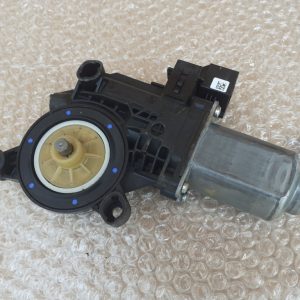 Motoras macara geam stanga fata Skoda Fabia 2 6Q2959802F 6Q2 959 802 F - Dezmembrari Auto