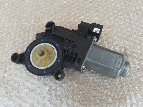 Motoras macara geam stanga fata Skoda Fabia 2 6Q2959802F 6Q2 959 802 F - Dezmembrari Auto
