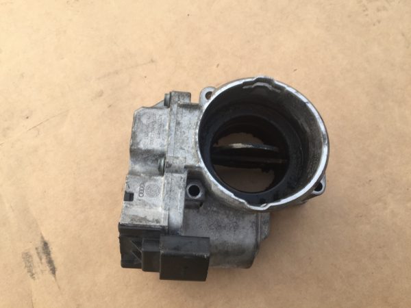 Clapeta acceleratie Audi A4 B7 03G128063C 03G128063C - Dezmembrari Auto