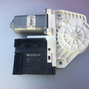 Motoras macara geam stanga fata VW Passat B6 1K0959793L 1K0 959 793 L - Dezmembrari Auto