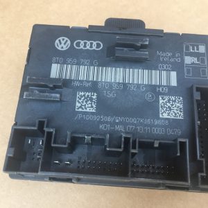 Releu usa dreapta fata Audi A4 B8 S-LINE 8T0959792G 8T0 959 792 G - Dezmembrari Auto