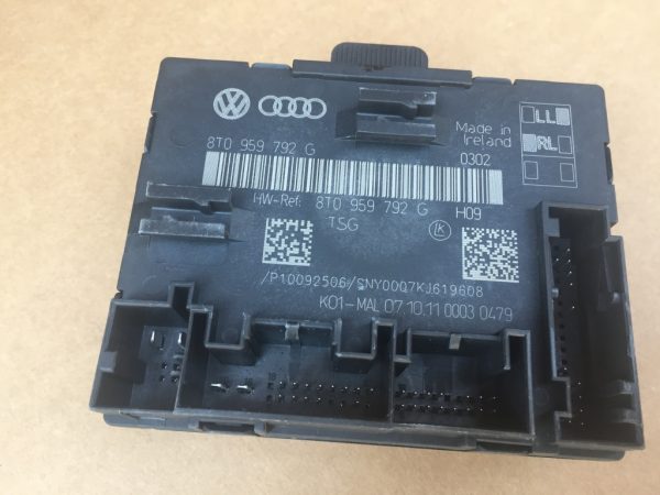 Releu usa dreapta fata Audi A4 B8 S-LINE 8T0959792G 8T0 959 792 G - Dezmembrari Auto
