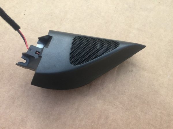 Tweeter stanga fata VW Passat B6 3C0035411 3C0 035 411 - Dezmembrari Auto