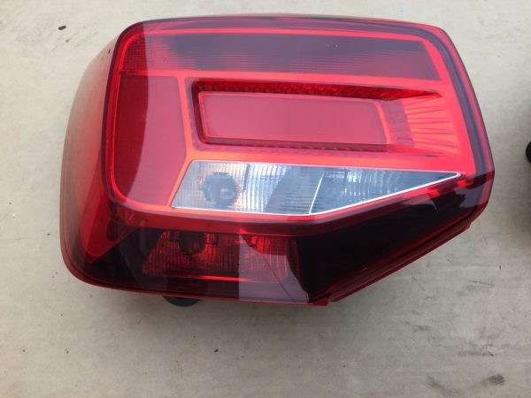Stop stanga Audi Q2 2016 81A945069 81A 945 069 - Dezmembrari Auto