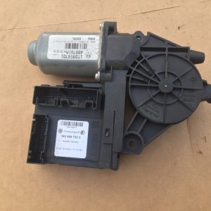 Motoras macara geam stanga fata VW Caddy 2005 1K0959793C 1K0 959 793 C - Dezmembrari Auto