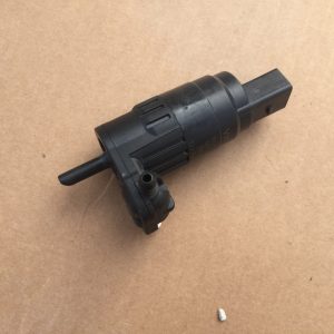 Pompa lichid parbriz Seat Alhambra 2 1K6955651 1K6 955 651 - Dezmembrari Auto