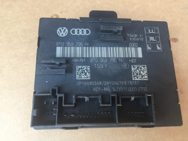 Releu usa stanga spate Audi A4 B8 S-LINE 8T0959792G 8T0 959 792 G - Dezmembrari Auto