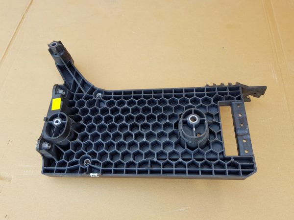 Suport baterie VW Passat B8 GTE 3G0907509A 3G0 907 509 A - Dezmembrari Auto