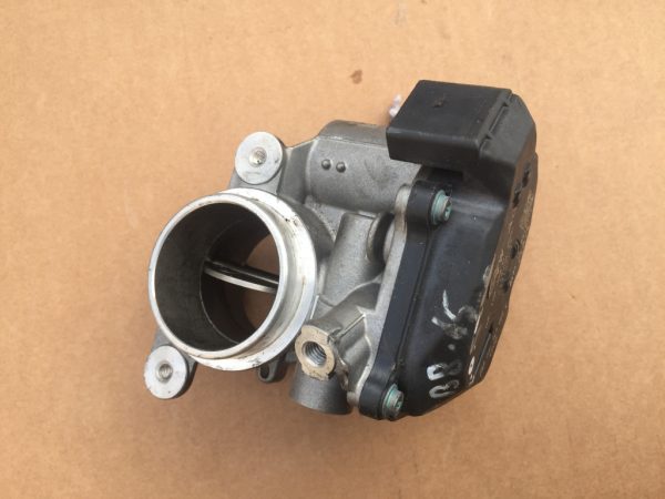Clapeta acceleratie VW Passat B8 2.0 04L128059K 04L 128 059 K - Dezmembrari Auto