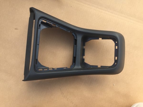 Ornament consola centrala Seat Alhambra 2 7N1863476A 7N1 863 476 A - Dezmembrari Auto