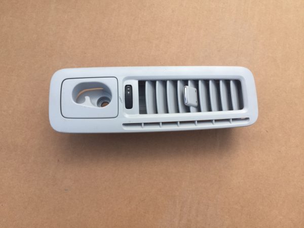 Grila ventilatie Seat Alhambra 2 7N0820952P 7N0 820 952 P - Dezmembrari Auto