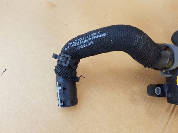 Furtun VW Passat B8 1.4 tsi 5Q0121096K 5Q0 121 096 K - Dezmembrari Auto