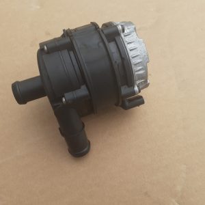 Pompa recirculare Volkswagen Passat B8 2017 1,4 CUK GTE 04L965567 04L 965 567 - Dezmembrari Auto