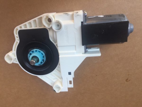 Motoras macara geam stanga fata Audi A4 B8 S-LINE 8K0959801A 8K0 959 801 A - Dezmembrari Auto