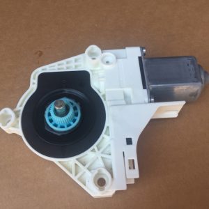 Motoras macara geam stanga spate Audi A4 B8 S-LINE 8K0959811A 8K0 959 811 A - Dezmembrari Auto