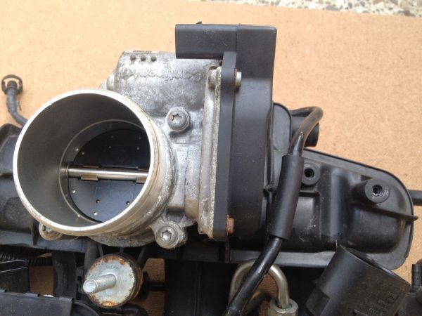 Clapeta acceleratie VW Passat CC 2.0 TSI 06F133062J 06F 133 062 J - Dezmembrari Auto