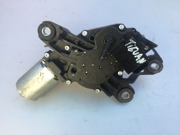 Motoras stergator luneta VW Tiguan 5M0955711B 5M0 955 711 B - Dezmembrari Auto