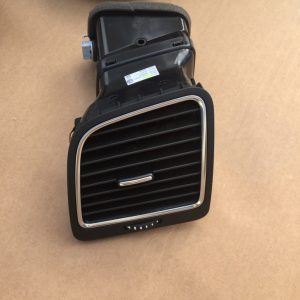 Grila ventilatie bord stanga Seat Alhambra 2 7N0819703D 7N0 819 503 D - Dezmembrari Auto
