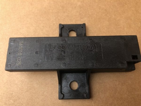 Senzor keyless Audi A5 F5 Q5 Q7 A4 B9 4M0907247 4M0 907 247 - Dezmembrari Auto