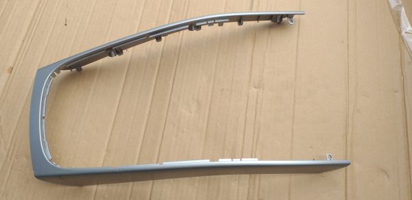 Trim cotiera consola Audi A4 B8 2009 8K0863305 8K0 863 305 - Dezmembrari Auto