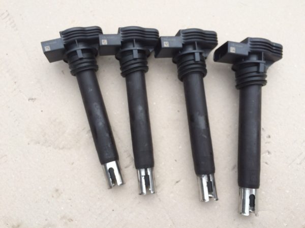 Bobine bobina inductie Audi VW 2.0 tsi 06H905115B 06H 905 115 B - Dezmembrari Auto
