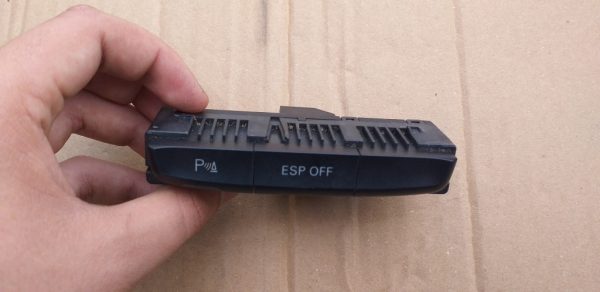 Buton esp si senzori parcare Audi A4 B8 2009 8K0959673A 8K0 959 673 A - Dezmembrari Auto