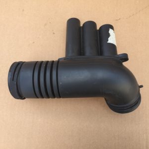 Tubulatura aer VW Passat B8 1.4 tsi 04E129651C 04E 129 651 C - Dezmembrari Auto