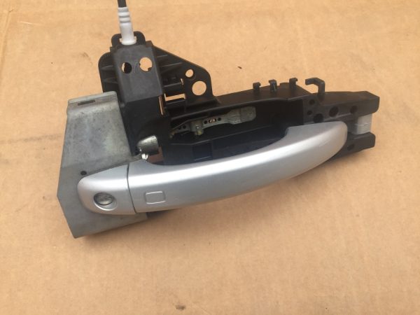 Maner complet usa stanga fata Audi A4 B8 2009 - Dezmembrari Auto