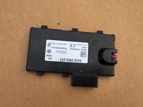 Amplificator antena VW Passat B8 5G0980611 5G0 980 611 - Dezmembrari Auto