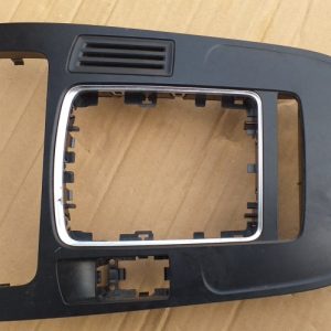 Consola centrala Audi A4 B8 2009 8K0864261 8K0 864 261 - Dezmembrari Auto