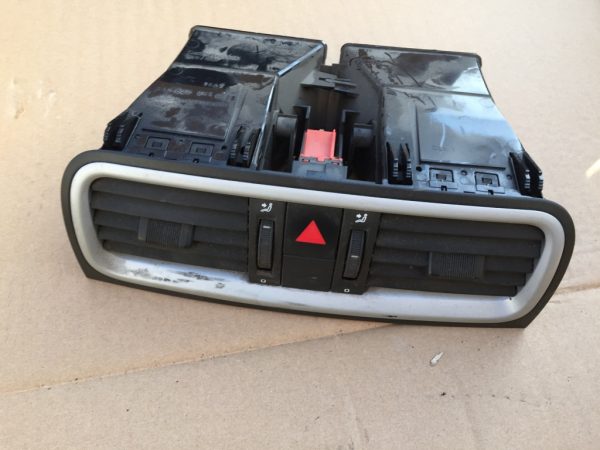 Grile ventilatie Skoda Fabia 2 5J0820951 5J0 820 951 - Dezmembrari Auto