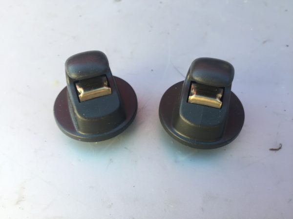 Clipsuri parasolare negre VW Passat B8 - Dezmembrari Auto