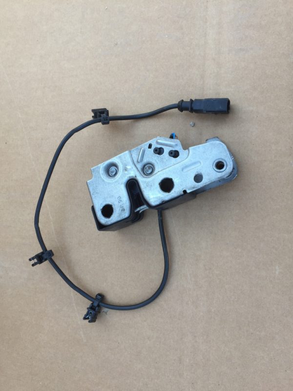 Broasca capota Seat Alhambra 2 7N1823509B 7N1 823 509 B - Dezmembrari Auto