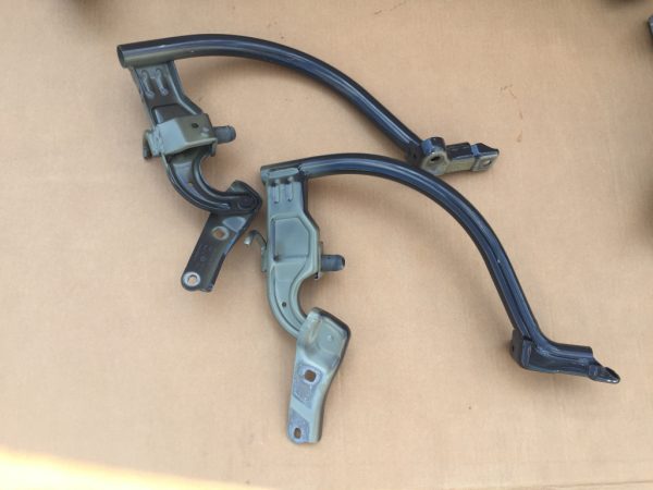 Balama balamale capota spate VW Passat B8 limuzina 3G5827302A 3G5 827 302 A - Dezmembrari Auto