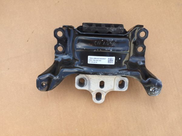 Tampon suport cutie VW Passat B8 1.4 CUK 5Q0199555AD 5Q0 199 555 AD - Dezmembrari Auto