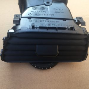 Grila ventilatie dreapta VW Golf 7 5G1819710B 5G1 819 710 B - Dezmembrari Auto