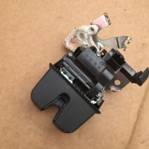 Broasca capota spate VW Passat B8 3G0827503 3G0 827 503 - Dezmembrari Auto