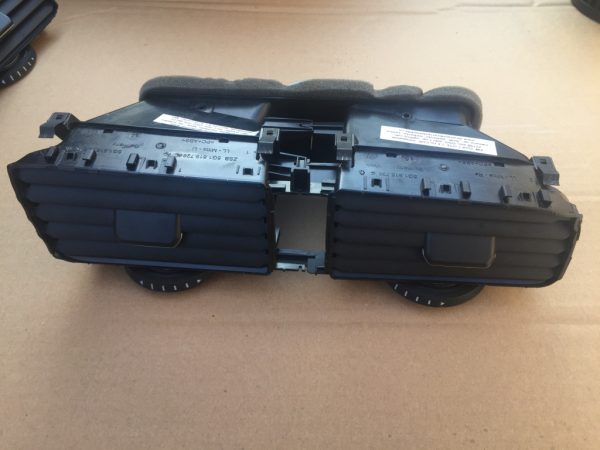 Grila ventilatie centrala VW Golf 7 5G1815736C 5G1 815 736 C - Dezmembrari Auto