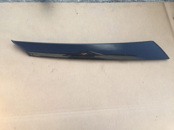 Ornament parbriz stanga Skoda Fabia 2 5J6853263A 5J6 853 263 A - Dezmembrari Auto