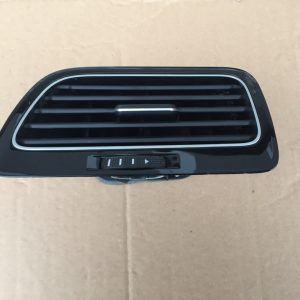 Grila aerisire dreapta VW Golf 7 2018 5G1819248B 5G1 819 248 B black piano - Dezmembrari Auto