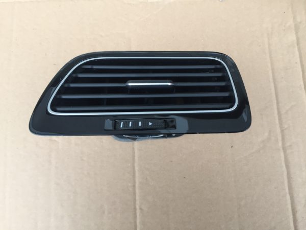 Grila aerisire dreapta VW Golf 7 2018 5G1819248B 5G1 819 248 B black piano - Dezmembrari Auto