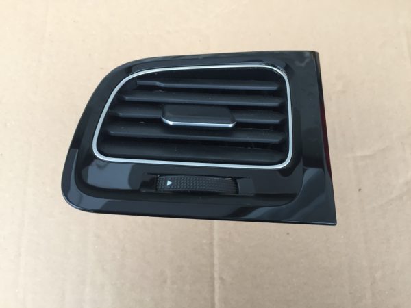 Grila aerisire stanga VW Golf 7 2018 5G1819709 5G1 819 709 black piano - Dezmembrari Auto