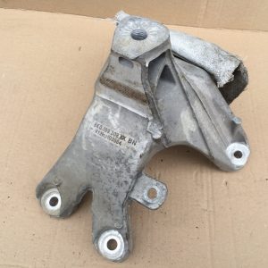 Suport motor VW Audi Seat Skoda 8K0199308BN - Dezmembrari Auto