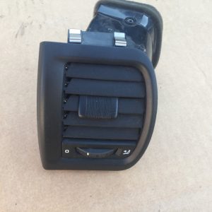Grila ventilatie stanga Skoda Fabia 2 5J0819701 5J0 819 701 - Dezmembrari Auto