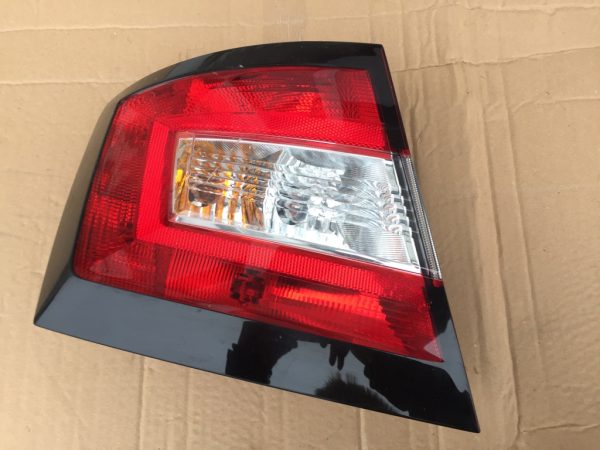 Stop stanga aripa Skoda Fabia 3 hatchback 6V6945095 6V6 945 095 - Dezmembrari Auto
