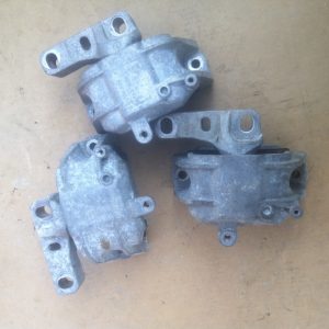 Tampon motor VW Audi Skoda Seat 2.0 tdi 1K0199262AM 1K0 199 262 AM - Dezmembrari Auto
