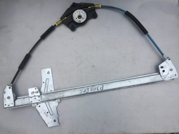 Macara geam dreapta fata Peugeot 307 2005 hatchback - Dezmembrari Auto