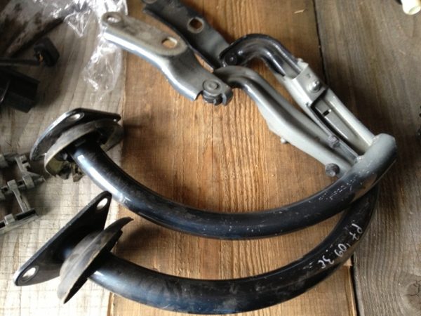 Balamale capota spate VW Passat 3C - Dezmembrari Auto